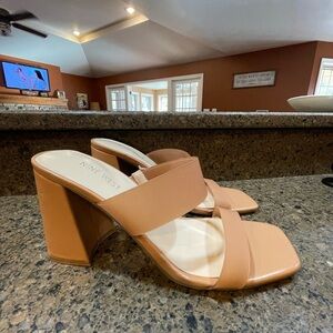 Nine West Gati Size 10 Nude Block Heel Mules Slip On Chunky